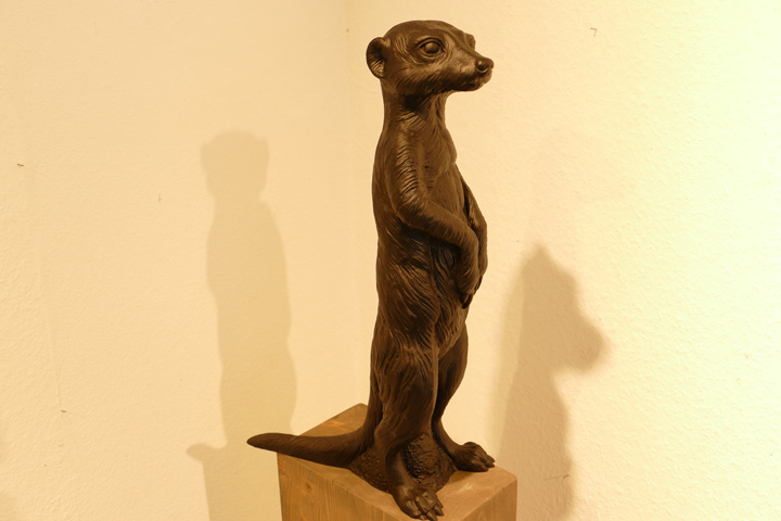 Erdmännchen, schwarz, EUR 60.- KUNSTMASSNAHMEN Heidelberg Erdmännchen, schwarz, EUR 60.- KUNSTMASSNAHMEN Heidelberg