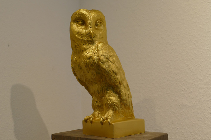 Eule, gold, EUR 40.- KUNSTMASSNAHMEN Heidelberg Eule, gold, EUR 40.- KUNSTMASSNAHMEN Heidelberg